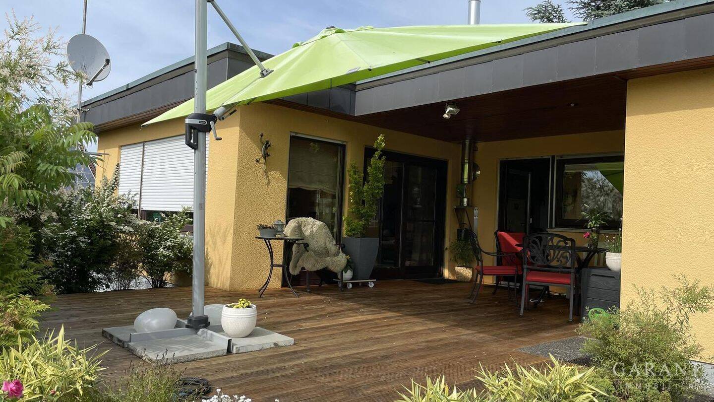 Moderner Bungalow mit einem traumhaft schönen Garten!, 73547 Lorch