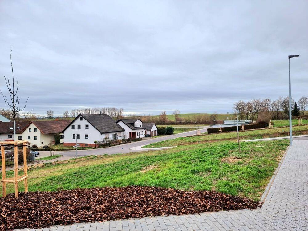 Grundstück – 574 m² – ideal für Neubau von zwei DHH oder EFH, 76703 Kraichtal