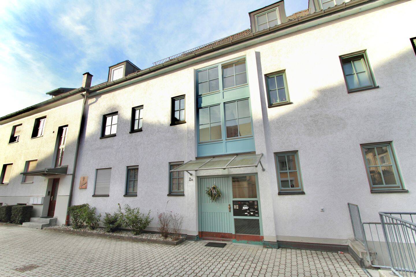 Zentrumsnahe 3-Zimmer-Dachgeschosswohnung mit Tiefgaragenstellplatz!, 83022 Rosenheim (Happing Innenstadt Ost Süd West)