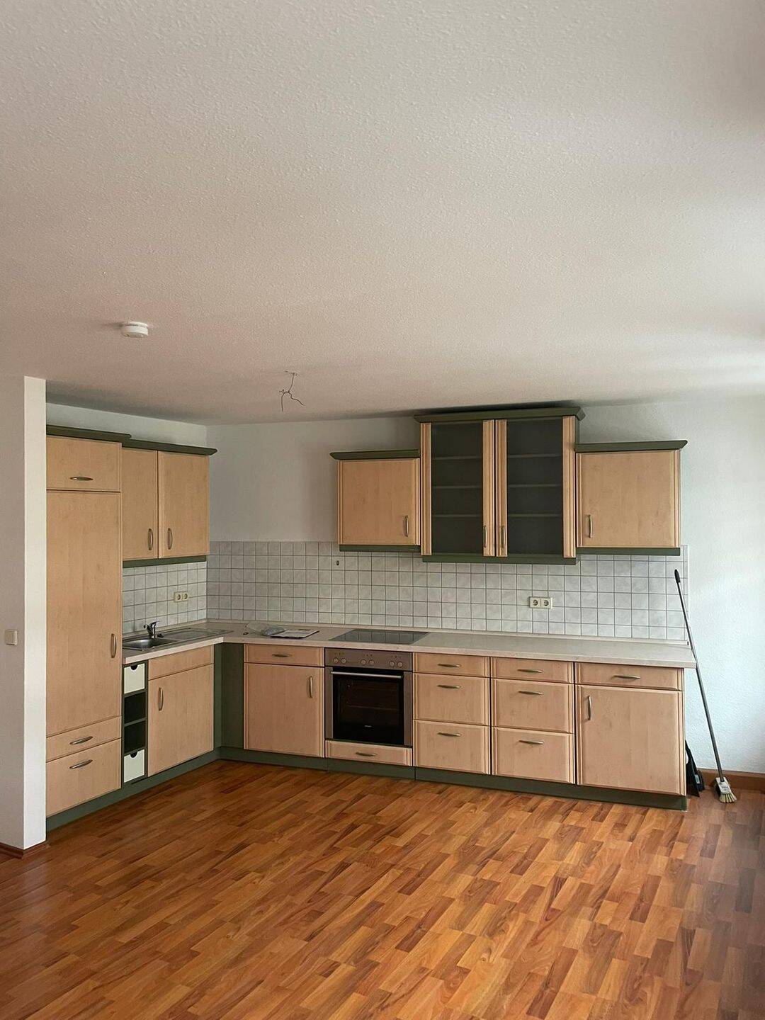 Moderne 1-Zimmer-Wohnung mit Einbauküche sucht einen neuen Mieter, 1744 Dippoldiswalde
