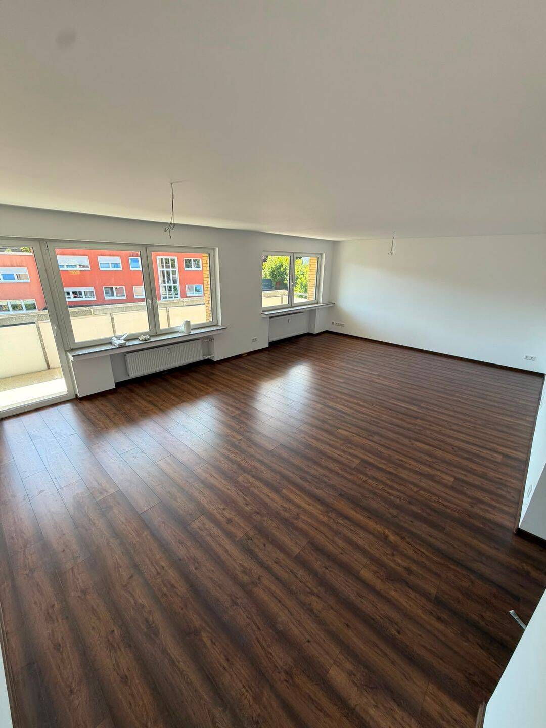 Frisch renovierte 4-Zimmer-Wohnung mit 2 Balkonen, Aufzug, Garage, 40822 Mettmann