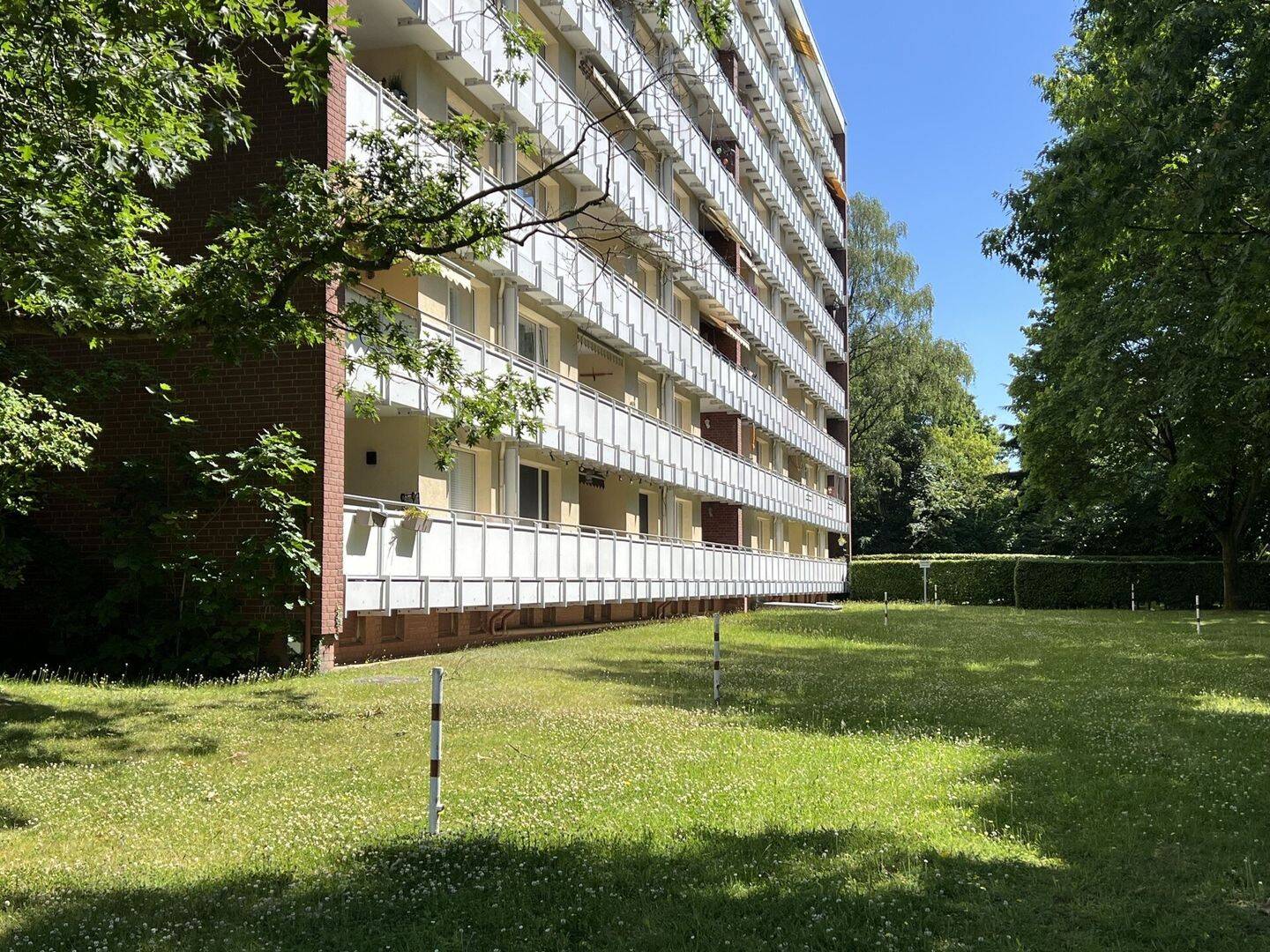 Provisionsfrei – 4 Zimmer-Eigentumswohnung mit Außenstellplatz -Ein Angebot der Gerd von der Heide Immobilien GmbH-, 21465 Reinbek