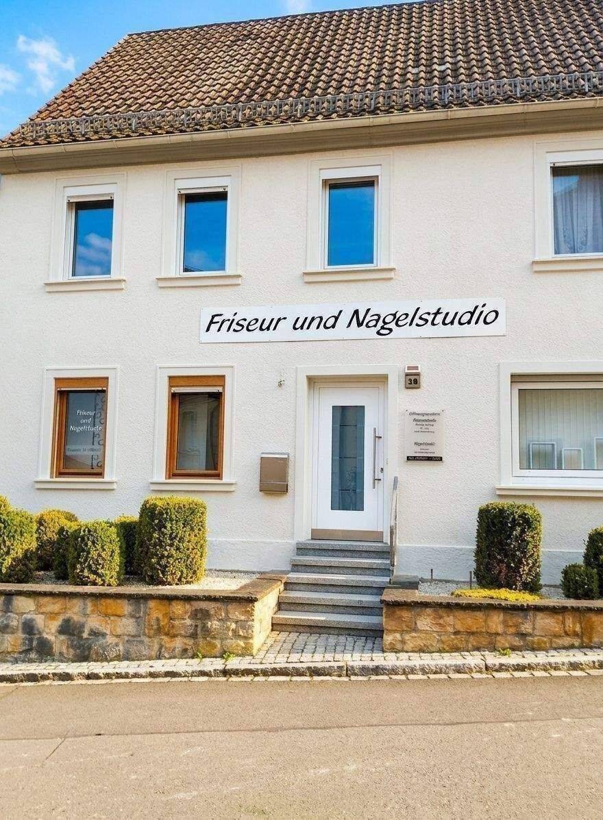 Wohn- und Geschäftshaus mit großen Lagerflächen für Handel und Handwerk, 91480 Markt Taschendorf