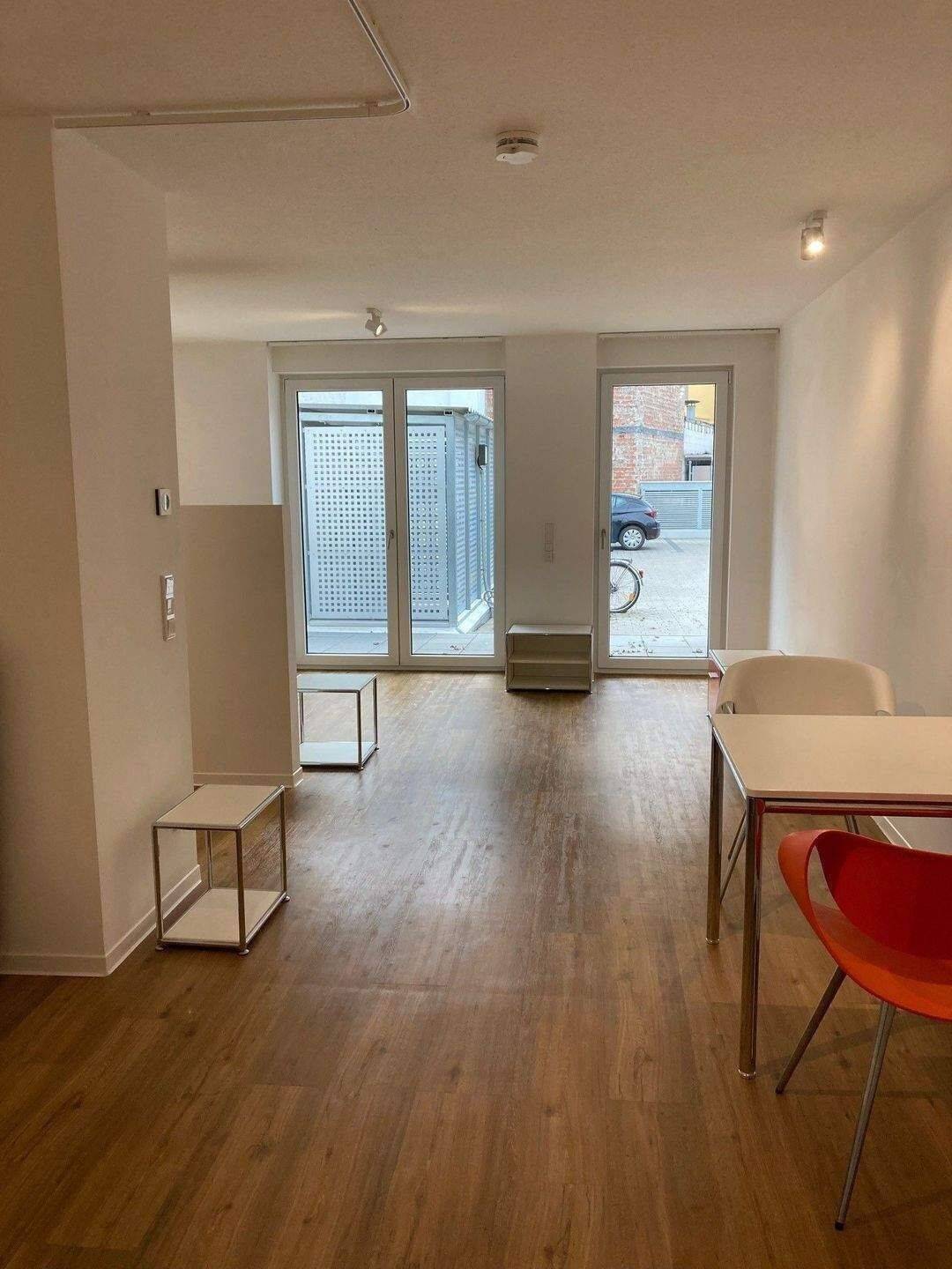 Ab sofort – großzügige, möblierte 1-Zimmer-Wohnung mit Terrasse, 90431 Nürnberg