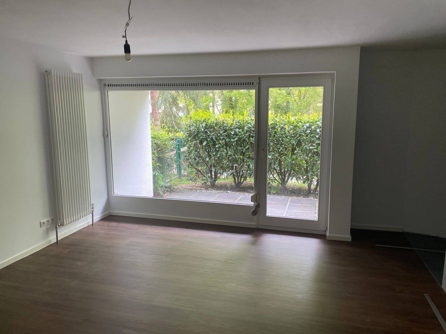 Komplett renoviertes helles 1 Zimmer Apartment mit großer Küche, 65189 Wiesbaden (Biebrich Wiesbaden)