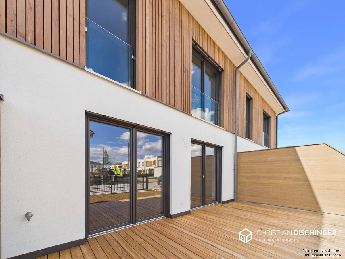 Exklusives Reiheneckhaus zur Miete in Neutraubling – nachhaltig, modern, hochwertig, 93073 Neutraubling