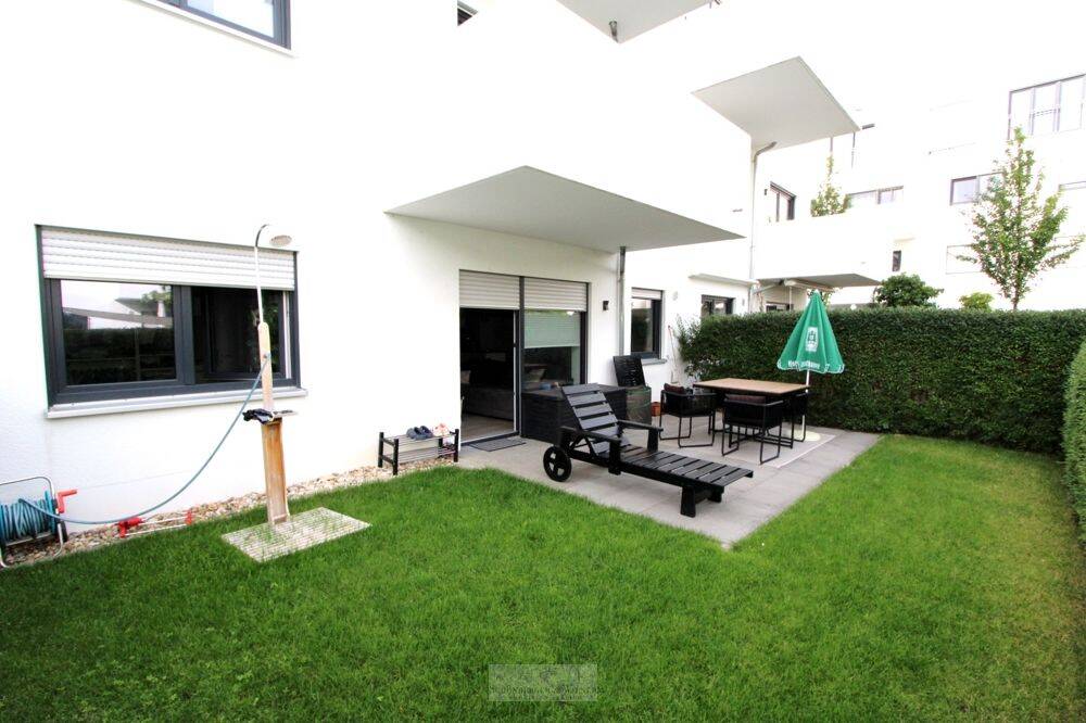 Neuwertige 2-Zimmer-Wohnung mit sonniger Terrasse und Gartenanteil, 93059 Regensburg