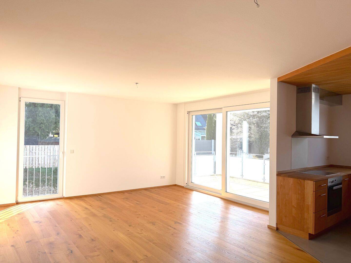Neuwertige 4-Zimmer Wohnung mit EBK + TG-Stpl. im Freiburger Osten, 79117 Freiburg im Breisgau