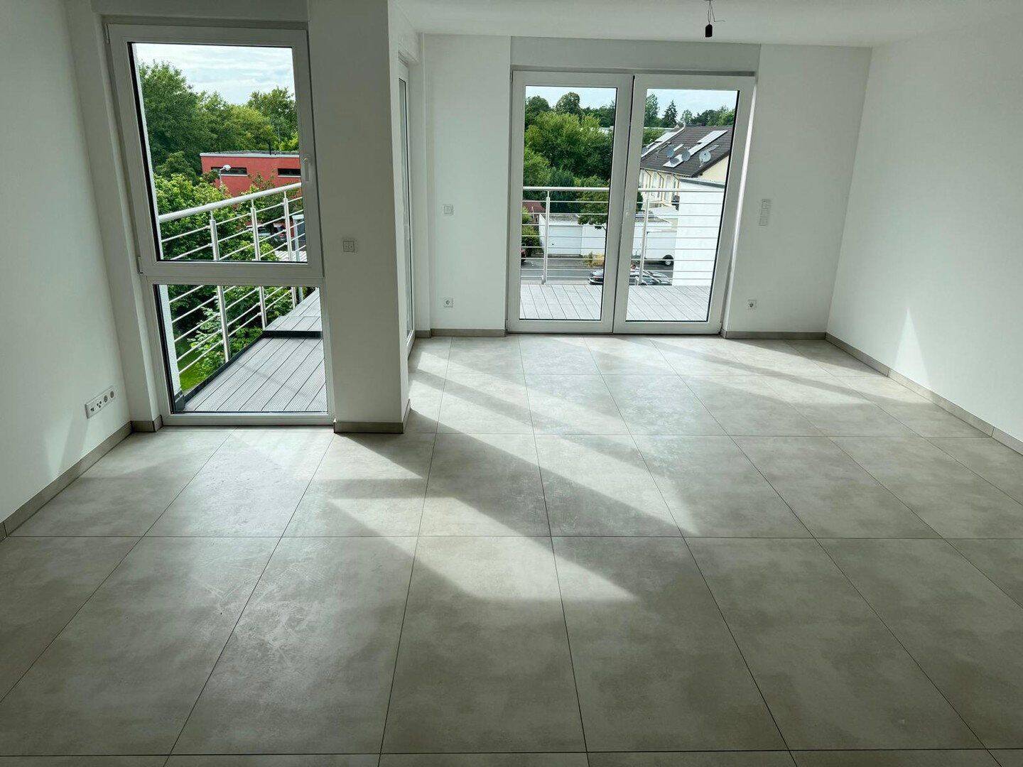 Neubau-Erstbezug, große 4-Zimmer Wohnung in Köln Dünnwald, 51069 Köln (Mülheim Dellbrück Dünnwald Höhenhaus)