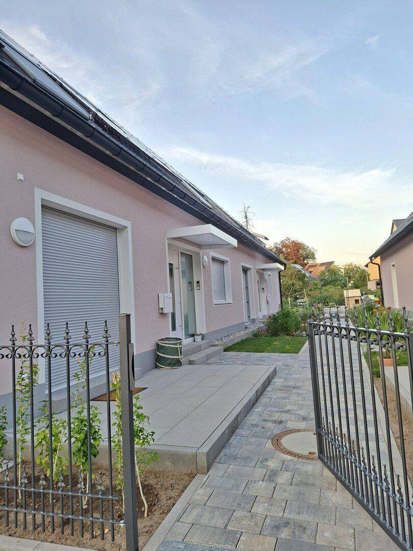 Neubau Haus (Doppelhaushälfte) in Karlsruhe Neureut zu vermieten, 76149 Karlsruhe (Neureut Nordstadt)