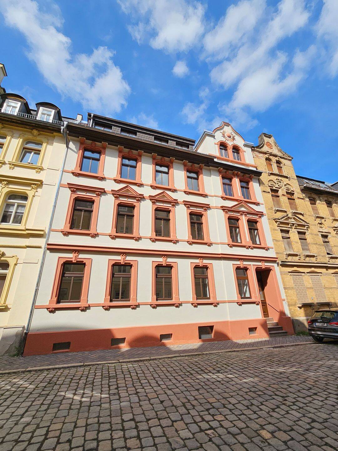 Familienfreundliche 4-Zimmer-Wohnung mit 2 Bädern und Balkon in Untermhaus, 7548 Gera