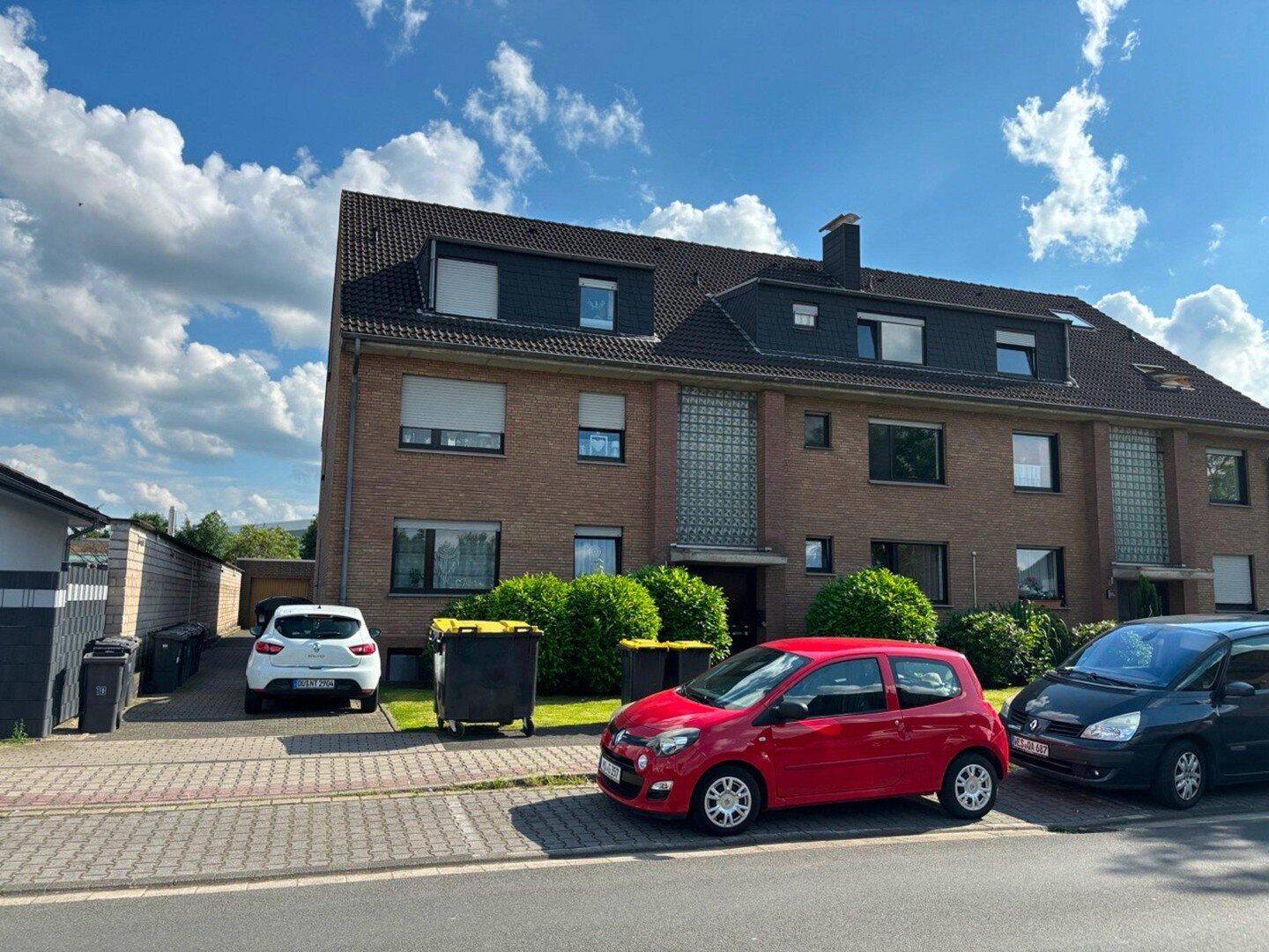 Vermietete 2-Zi.-DG-Wohnung mit Balkon + ausbaubarer Spitzboden in Moers (Wertsteigerungspotenzial), 47443 Moers
