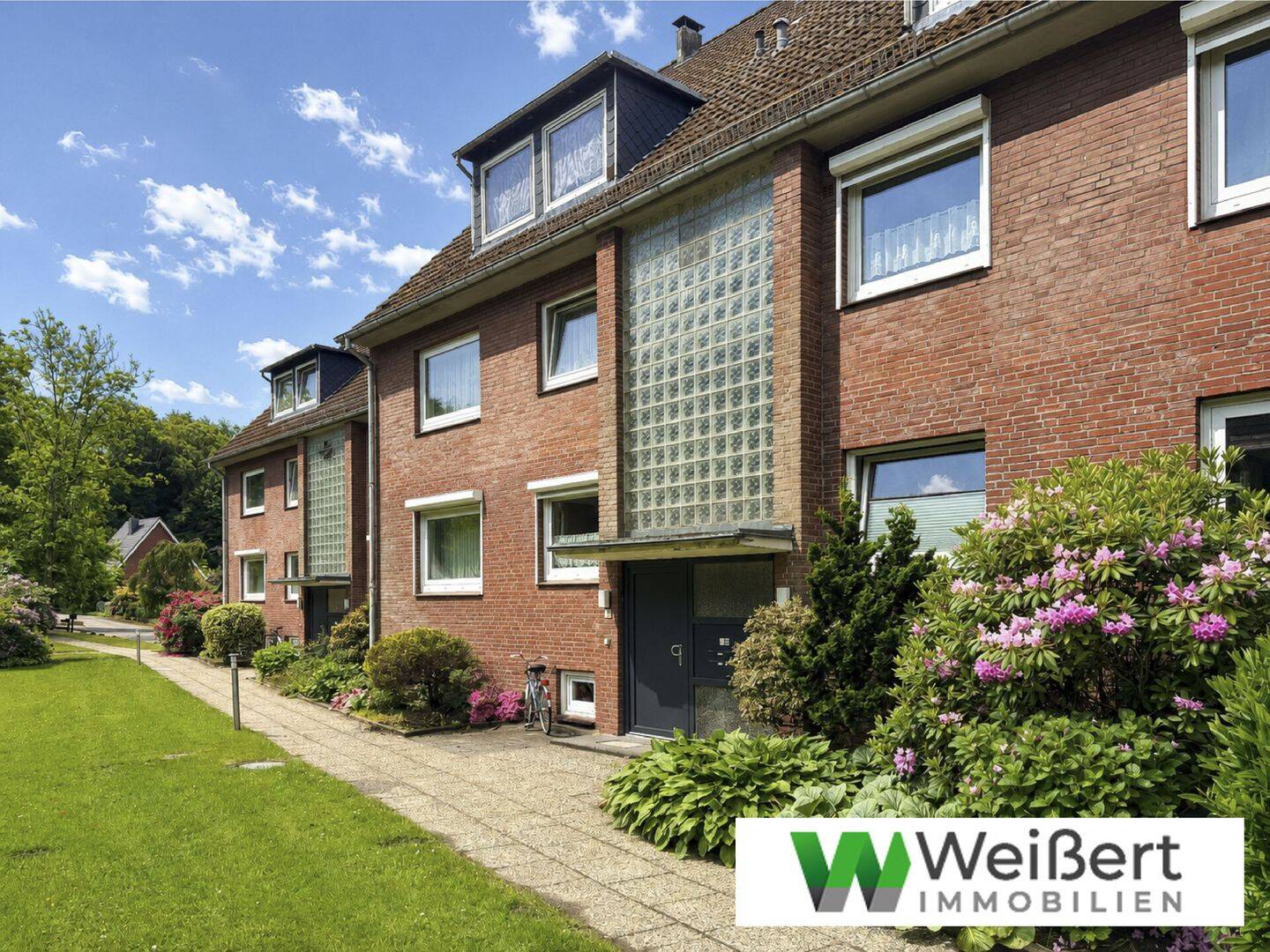 Attraktive Eigentumswohnung mit großzügigem Wohnbereich, Balkon und Garage, 25524 Itzehoe