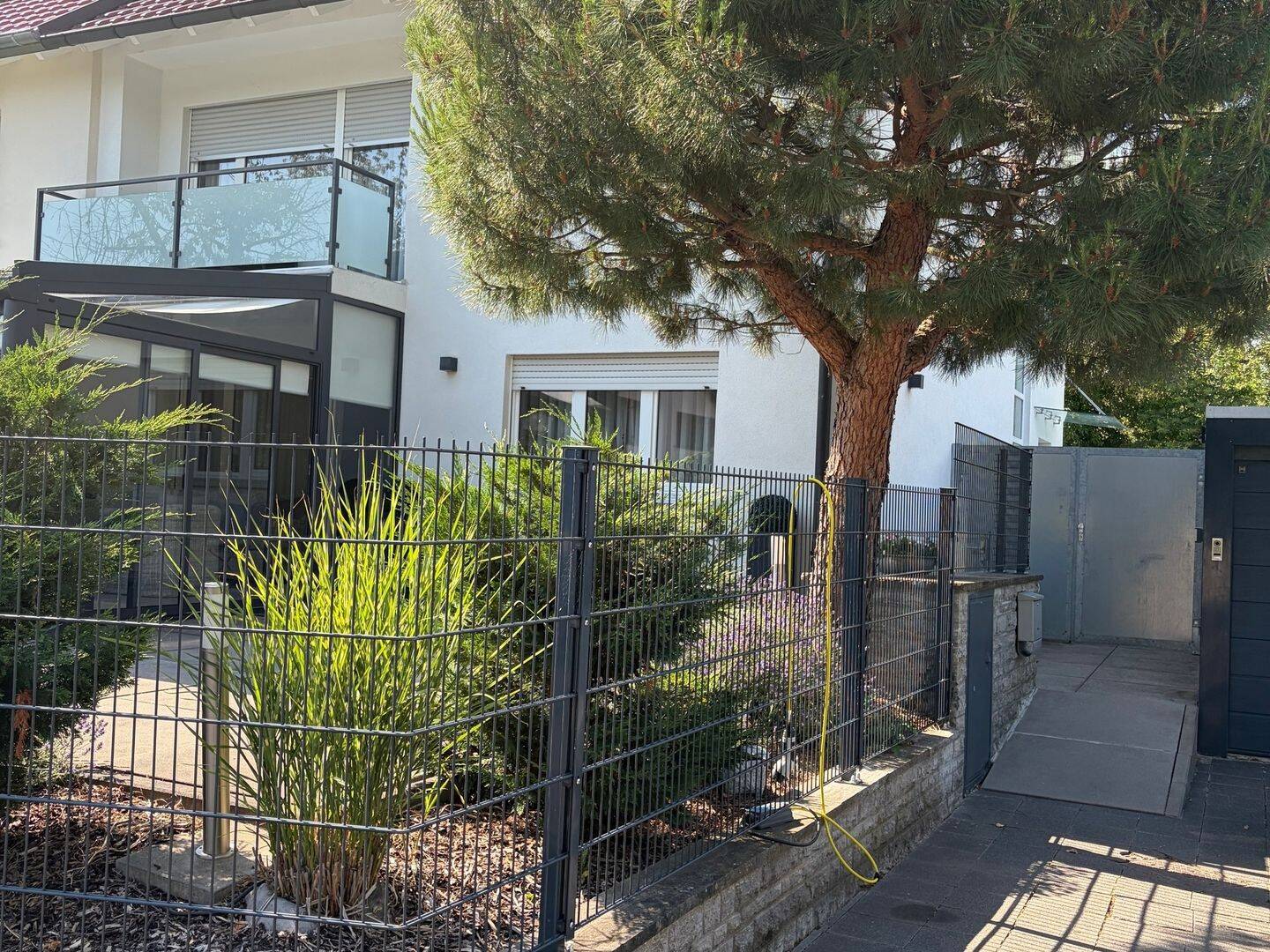 PROVISIONSFREI | Kernsanierte Doppelhaushälfte (2020) mit Wintergarten und Hydropool in gefragter Lage von Schweinfurt-Hochfeld, 97422 Schweinfurt