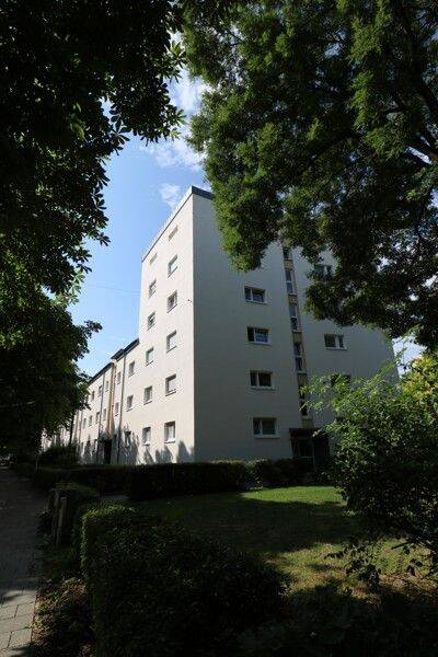 Perfekt für uns! – Charmante 2,5-Zimmer-Wohnung mit Einbauküche, 86152 Augsburg (Innenstadt)