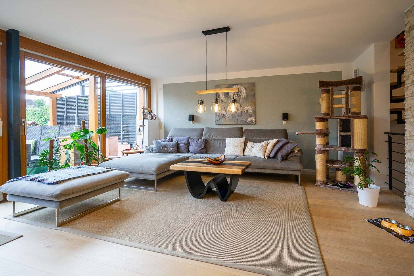 Viel Platz für die Familie – großzügiges Reihenmittelhaus mit Sauna, Balkon und Südterrasse, 89150 Laichingen
