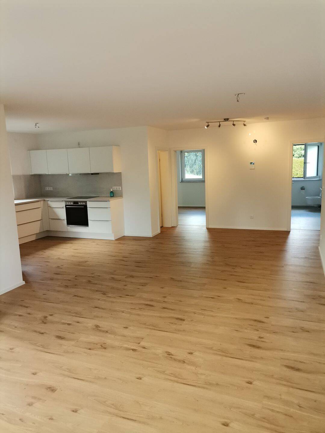 Traumhafte Neubauwohung mit Garten und Küche und zwei Tiefgaragenstellplätzen., 72336 Balingen