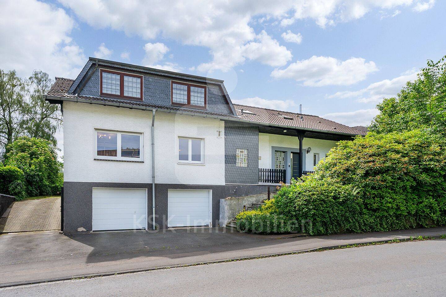 Gepflegtes Einfamilienhaus mit Doppelgarage in Lindlar!, 51789 Lindlar