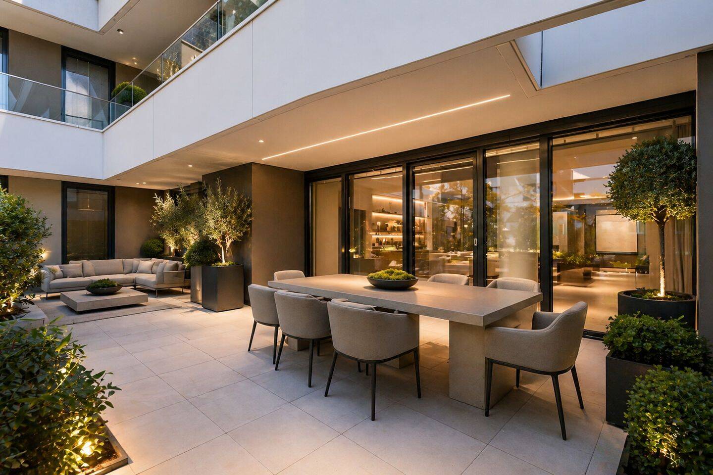 Fünf-Zimmer-Wohnung mit Lounge-Terrasse und moderner Ausstattung, 60486 Frankfurt am Main (Bockenheim Gallus Rödelheim Westend-Süd)