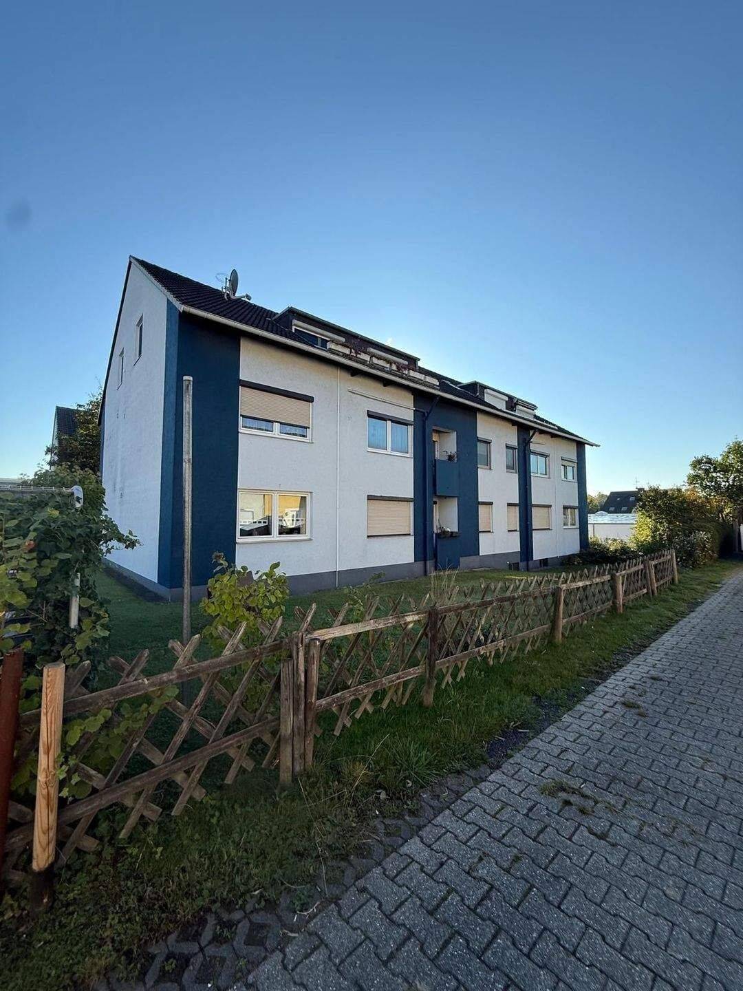 4 1/2-Räume mit Balkon und eigenem Kfz.-Stellplatz, 44287 Dortmund (Aplerbeck Aplerbecker Mark Berghofen Schüren Sölde)