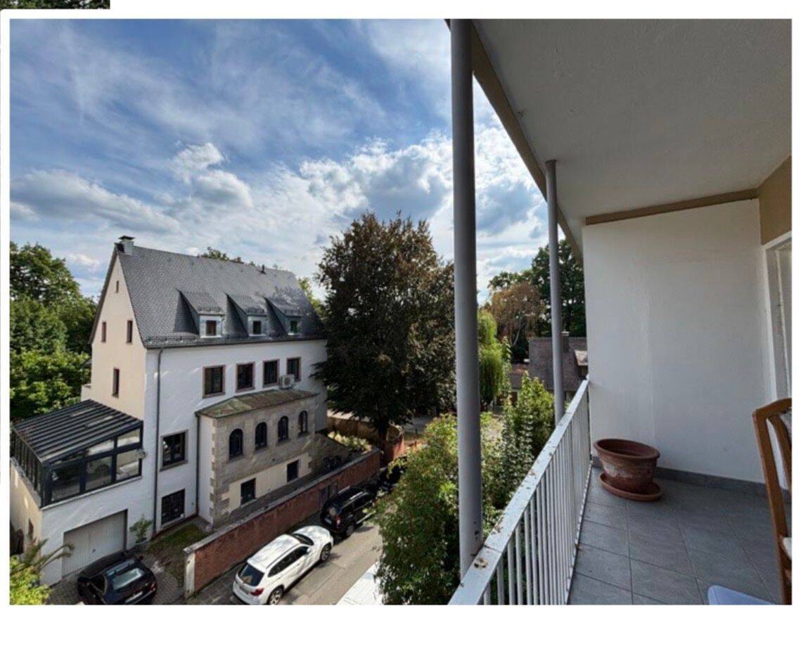 Schöne 110-m²-Wohnung am Dutzendteich mit Garage, renoviertem Bad und möblierter Küche, 90478 Nürnberg (Dutzendteich Gleißhammer Glockenhof Sankt Peter Zerzabelshof)