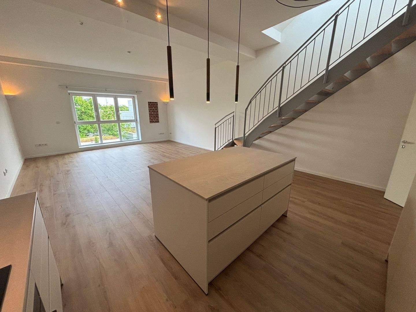 Stilvolle Penthaus-Wohnung mit traumhafter Dachterrasse und besonderem Charme in Fürth!, 90763 Fürth (Südstadt Weikershof)