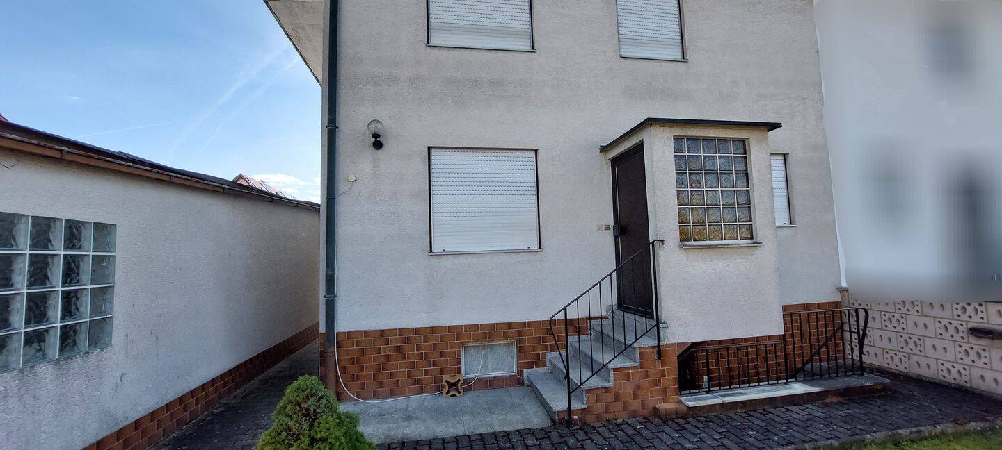Einfamilienhaus (Doppelhaushälfte) mit Garage in Memmelsdorf, 96117 Memmelsdorf