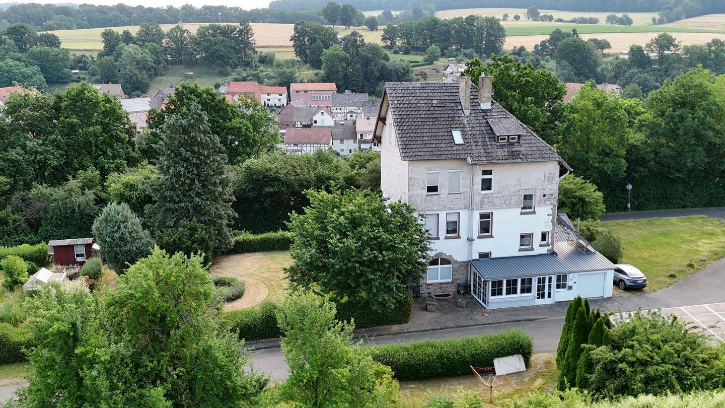 Historisches Bahnhofsgebäude mit vielen Gestaltungsmöglichkeiten, 34626 Neukirchen