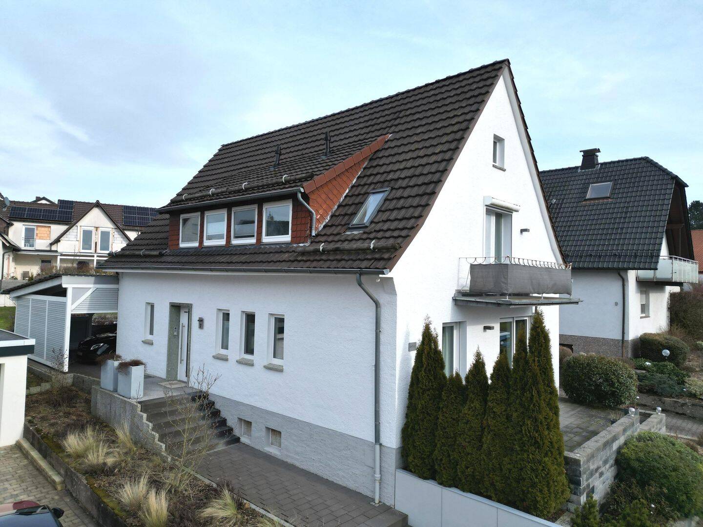 Wohnen mit Herz: Modernisiertes Zuhause mit Einliegerwohnung in Warburg-Nörde, 34414 Warburg