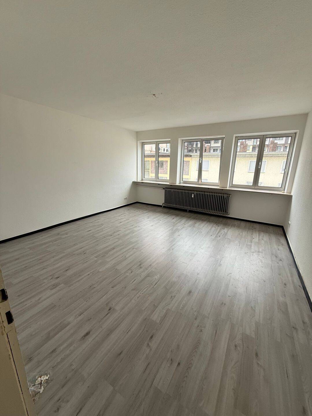Geräumige 3 ZKB Wohnung im Herzen der Stadt, 66538 Neunkirchen