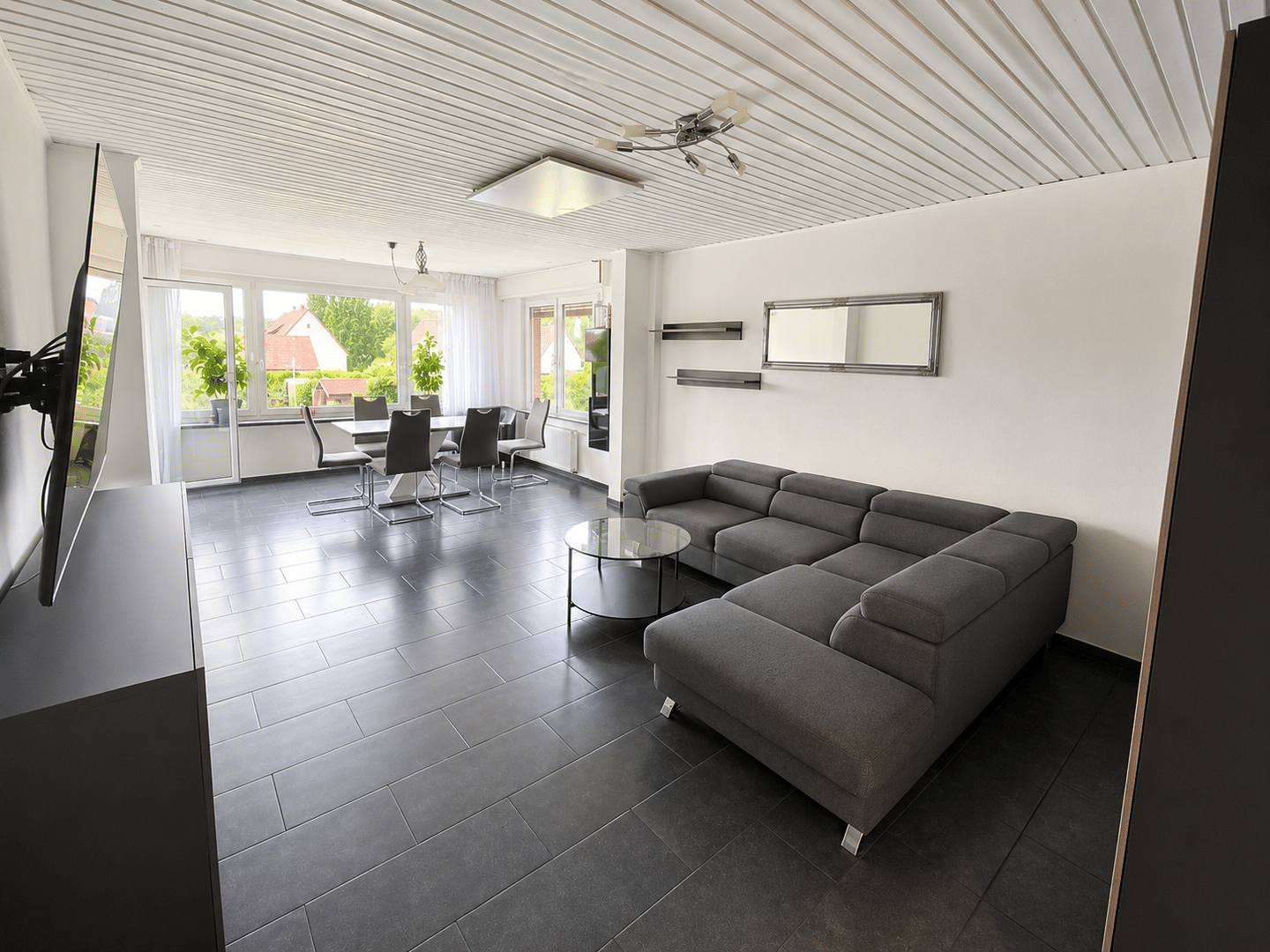 Attraktives Zweifamilienhaus mit großzügigem Grundstück in Söhlde, 31185 Söhlde