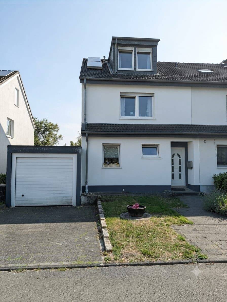 Gepflegtes Familienhaus in Wuppertal-Ronsdorf – 150 m², Kamin, Fußbodenheizung & Doppelgarage, 42369 Wuppertal (Ronsdorf)