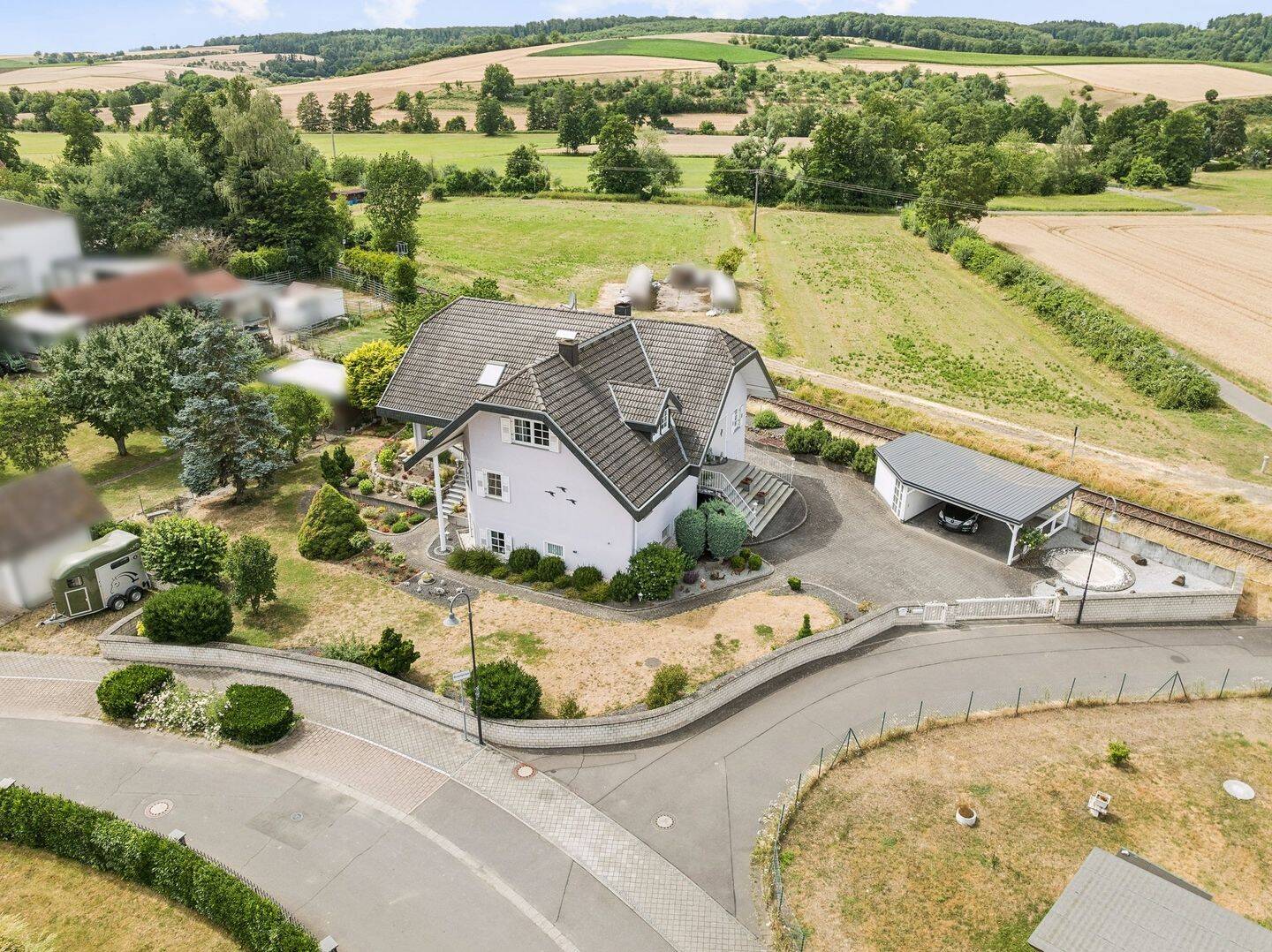 Hochwertiges Zweifamilienhaus zur flexiblen Nutzung – perfekt für Familien!, 63695 Glauburg