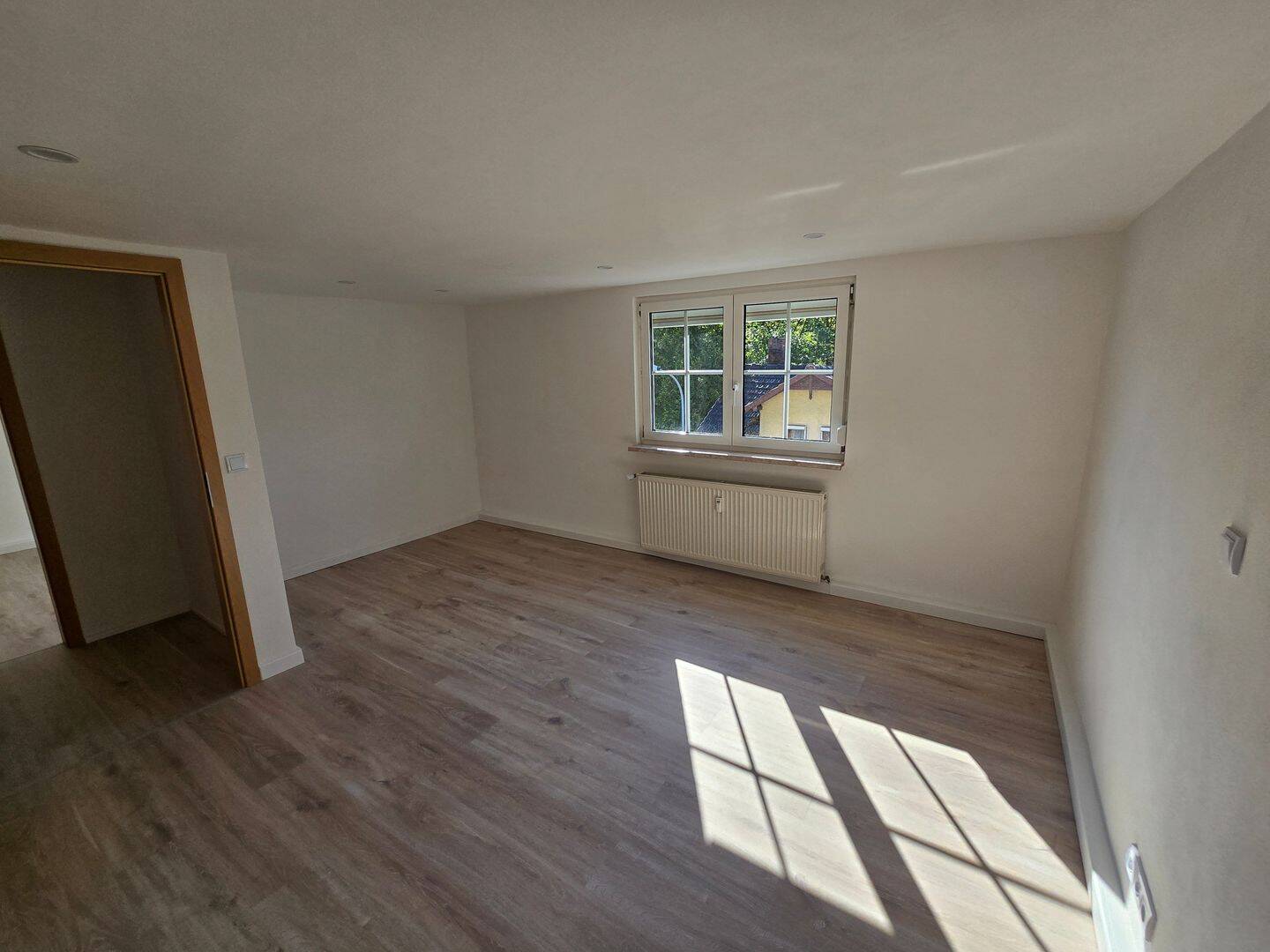 3,5 Zimmer Wohnung, Zentrale Lage, Terrasse 35qm, 96472 Rödental