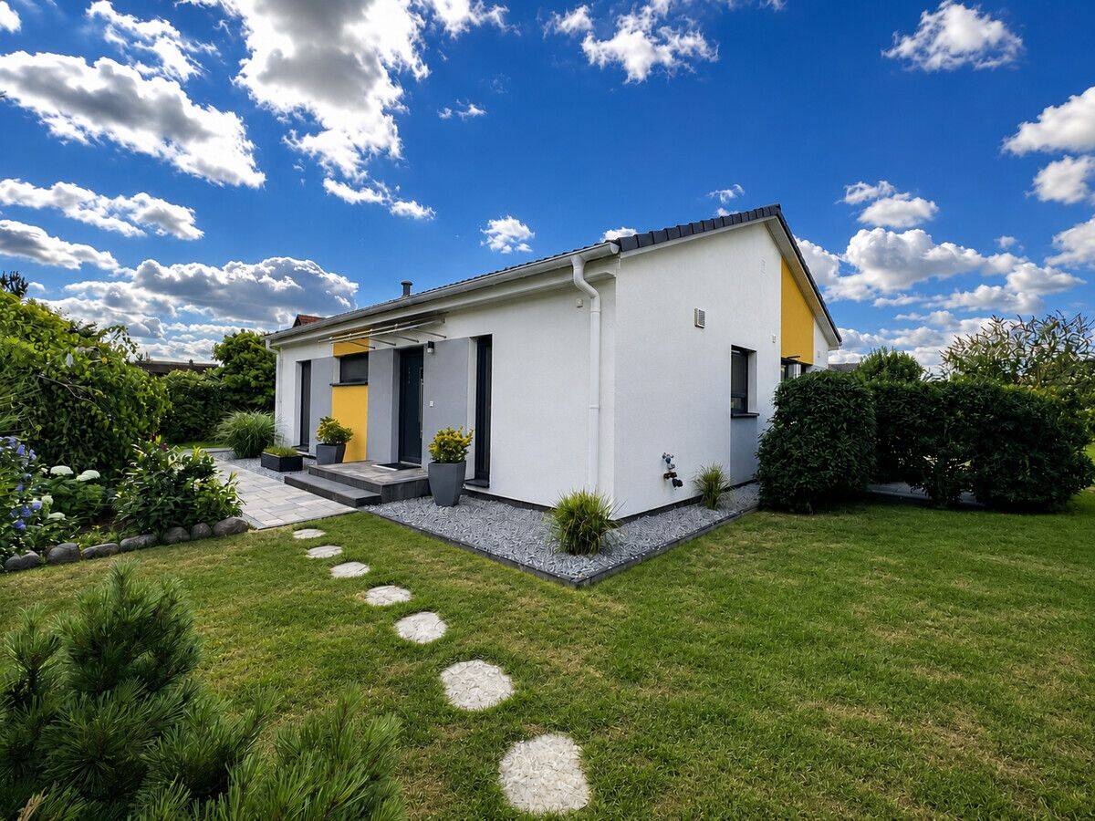 Moderner Danwood-Bungalow mit Wärmepumpe und Solaranlage auf 771 m² großem Grundstück, 15859 Storkow (Mark)