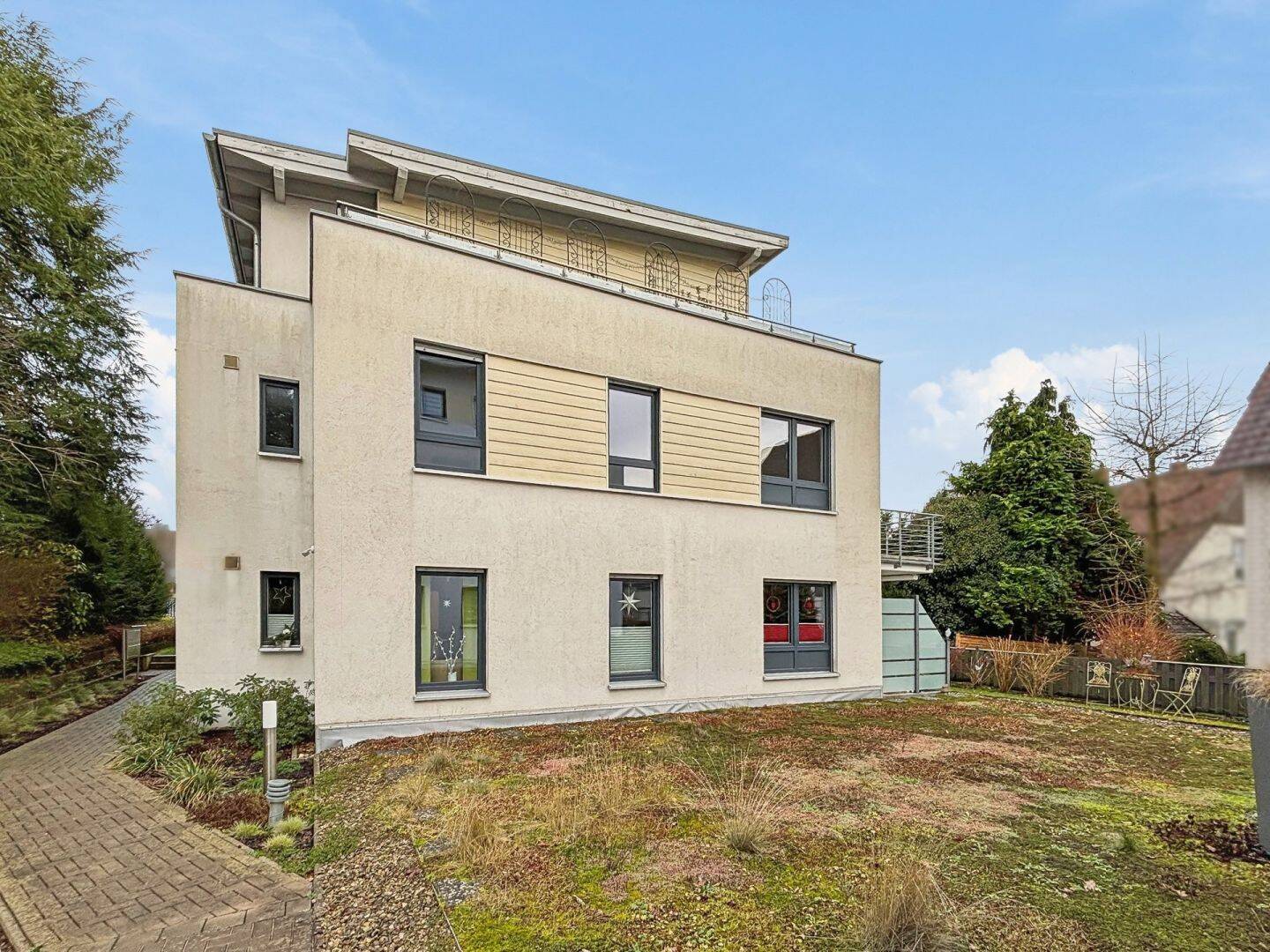 Schöne 3-Zimmer-Obergeschoss-Wohnung in guter Lage von Lemgo, 32657 Lemgo