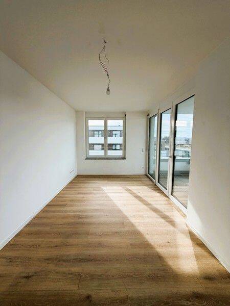 Penthouse-Traum mit Münsterblick! Fantastische 2-Zi-Wohnung mit gemütlicher Loggia, 89231 Neu-Ulm