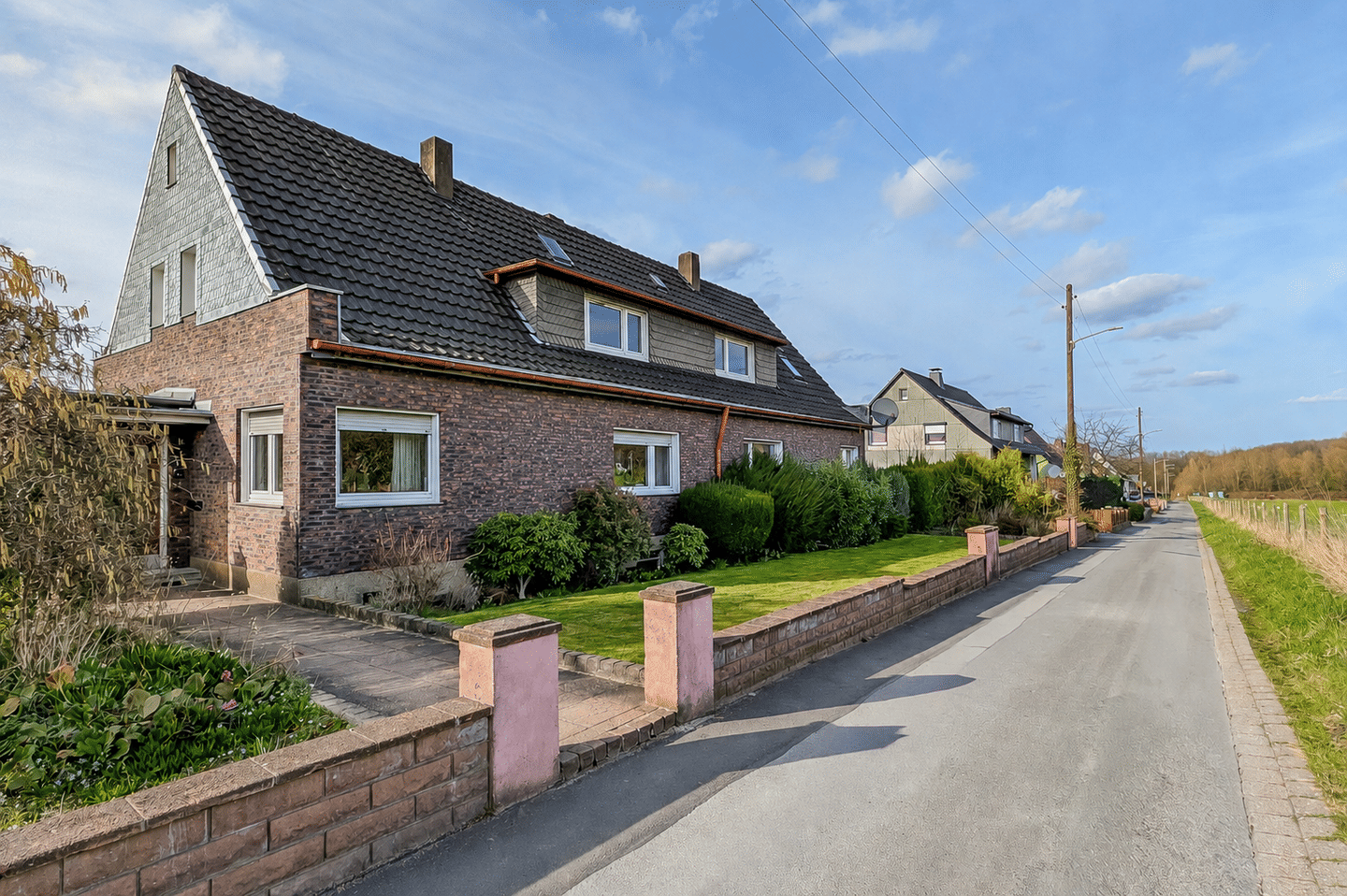 Doppelhaus – 2 Grundstücke – 4 Einheiten – 4 Garagen – Garten, 44807 Bochum (Bergen Grumme Hofstede Riemke)