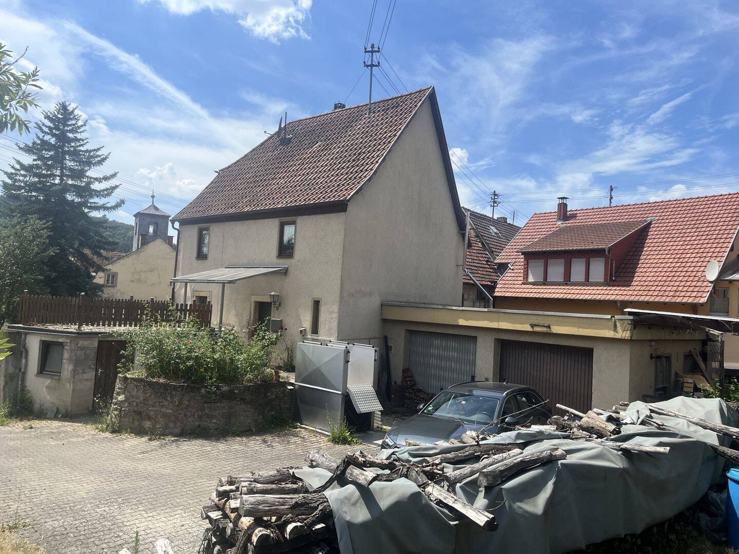 Wohnhaus mit großem Garten, Doppelgarage und neuer Heizung, 97941 Tauberbischofsheim