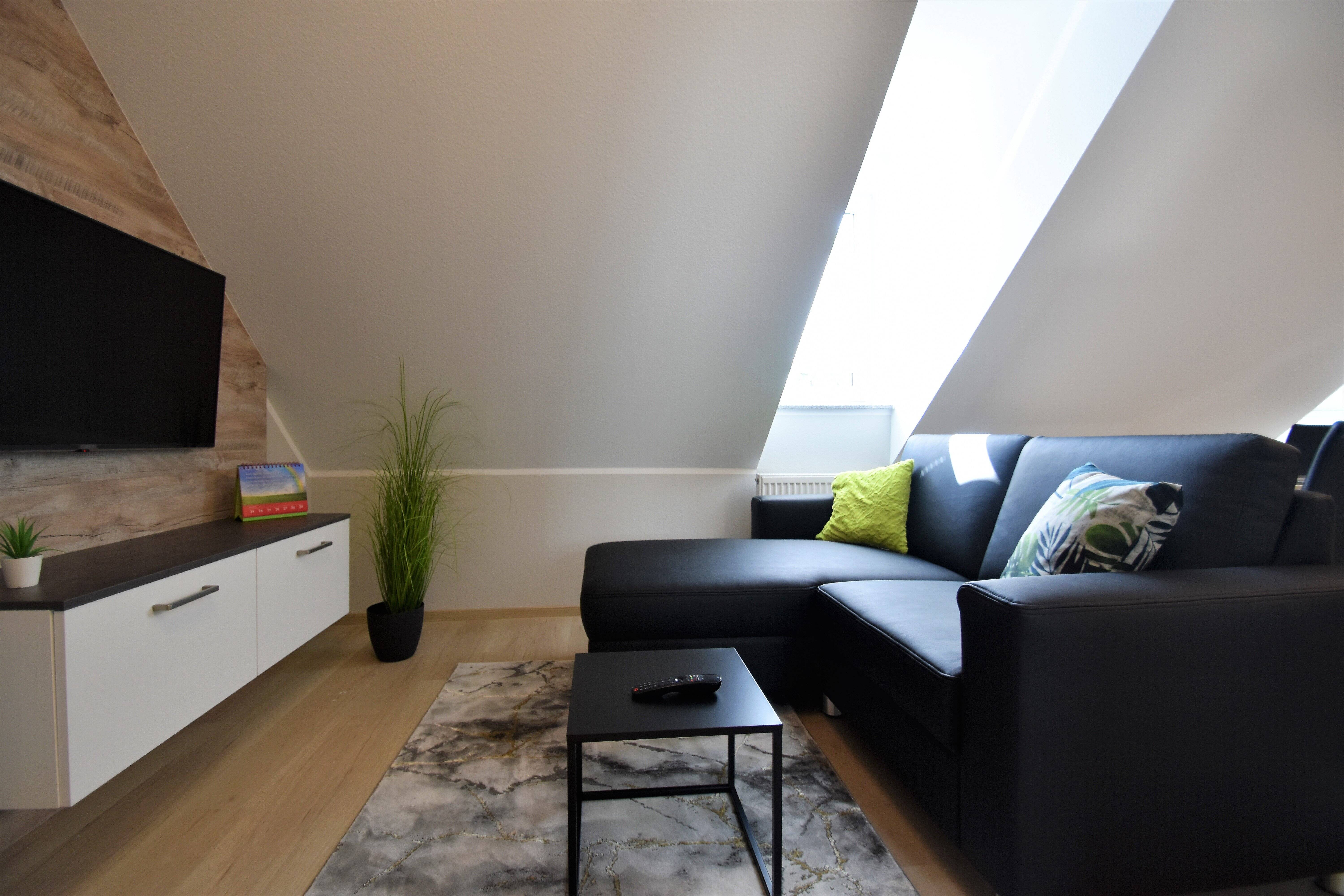 Geräumiges 2-Zimmer-Apartment, bequem & wohnlich ausgestattet – Ankommen und Wohlfühlen, 63743 Aschaffenburg (Gailbach Innenstadt Obernau Obernauer Kolonie Schweinheim)