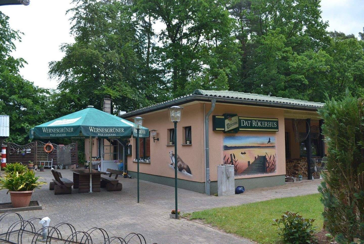 Erfolgreiche Ausflugsgaststätte mit Betreiberwohnung in Top-Lage am Krakower See, 18292 Krakow am See