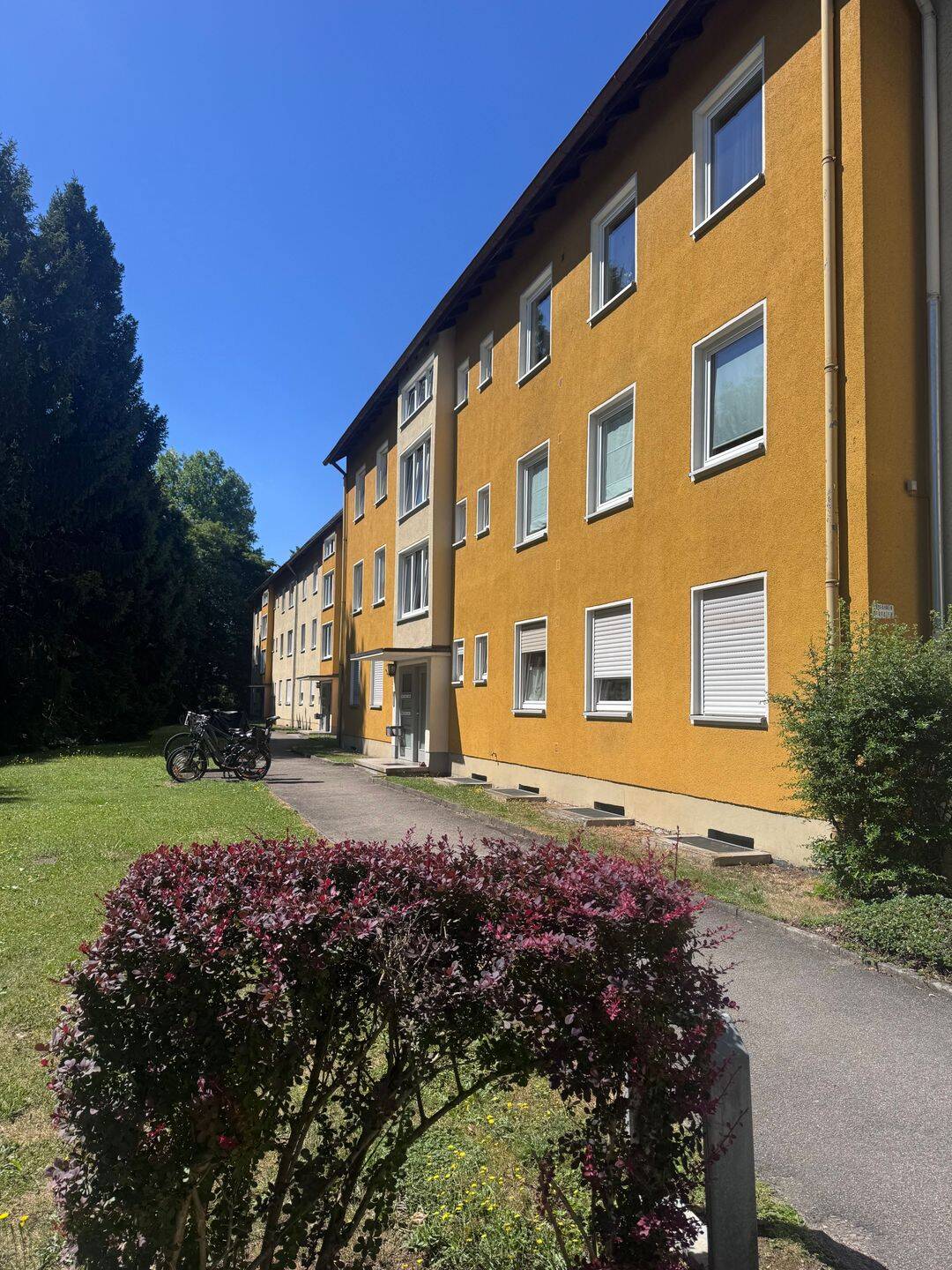 Ruhige 3 ZKB Wohnung mit Balkon im Grünen in Augsburg-Haunstetten-Süd, 86179 Augsburg (Haunstetten Siebenbrunn)