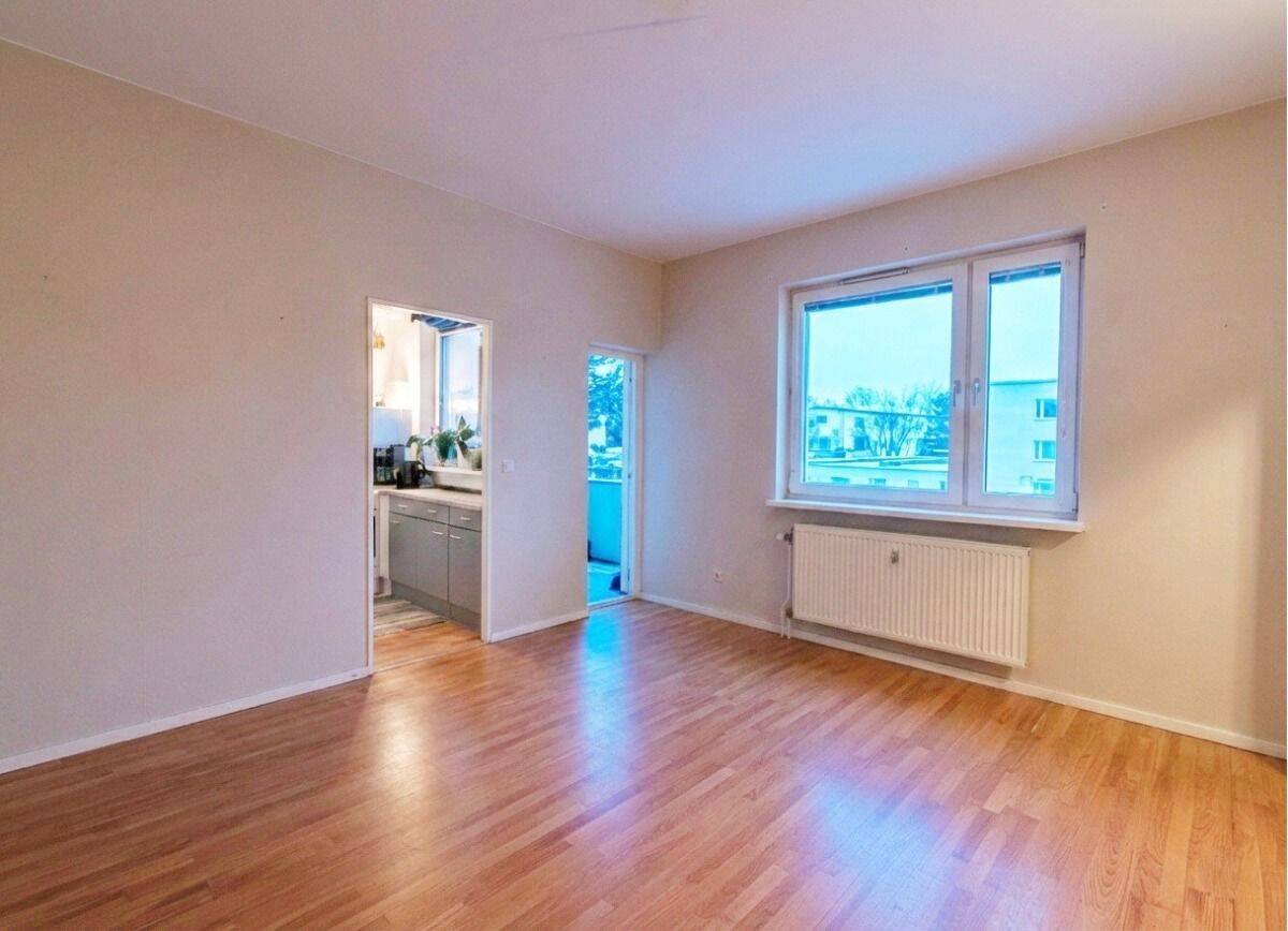 Langfristige Wertanlage in Spandau: Vermietetes 1-Zimmer-App. mit sonnigem Südbalkon & Stellplatz, 13593 Berlin (Spandau)