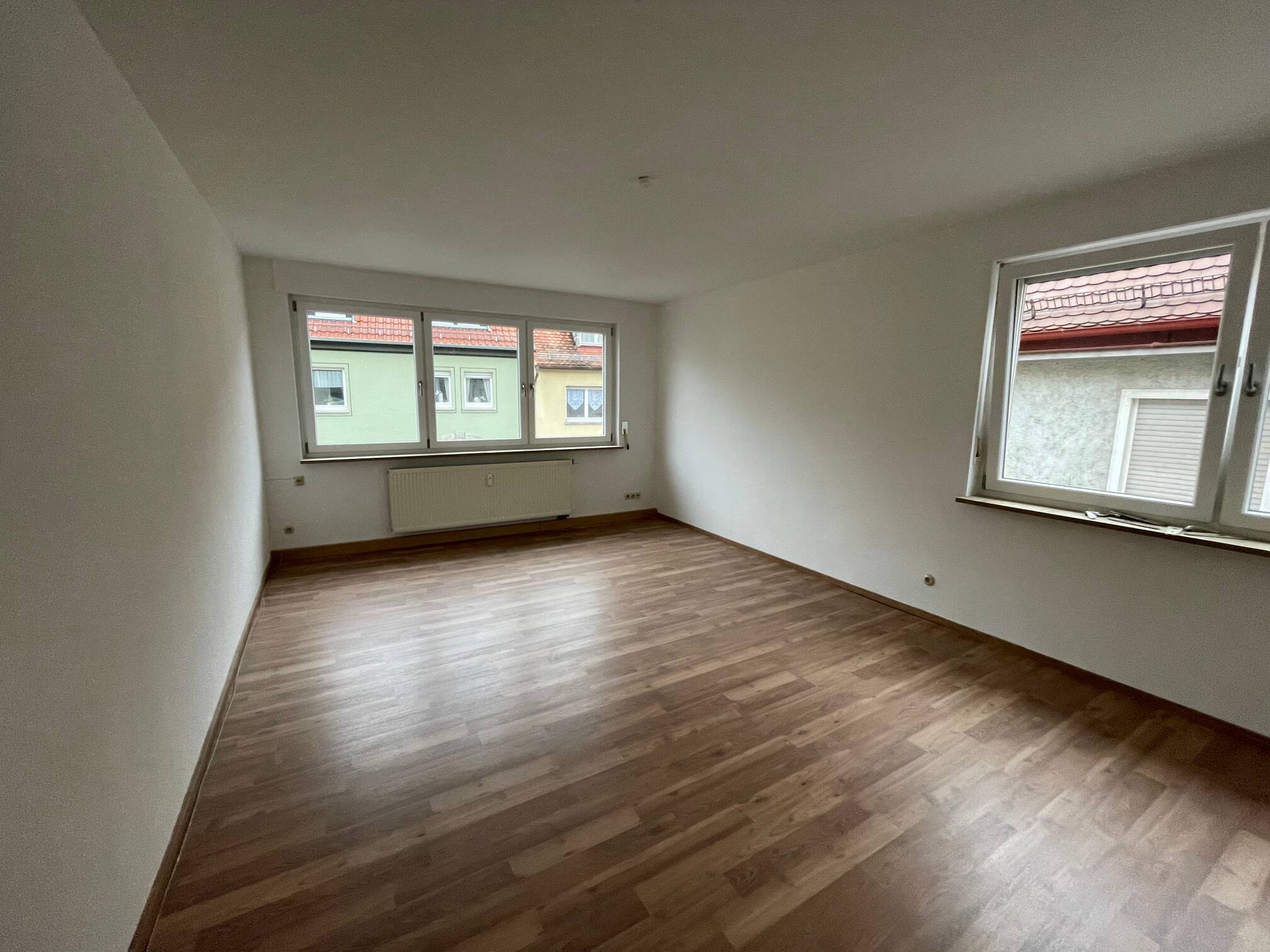 Helle 3 ZW mit Balkon in Würzburg / Heidingsfeld mit Balkon, WG-geeignet, 97084 Würzburg (Heidingsfeld Heuchelhof Rottenbauer)