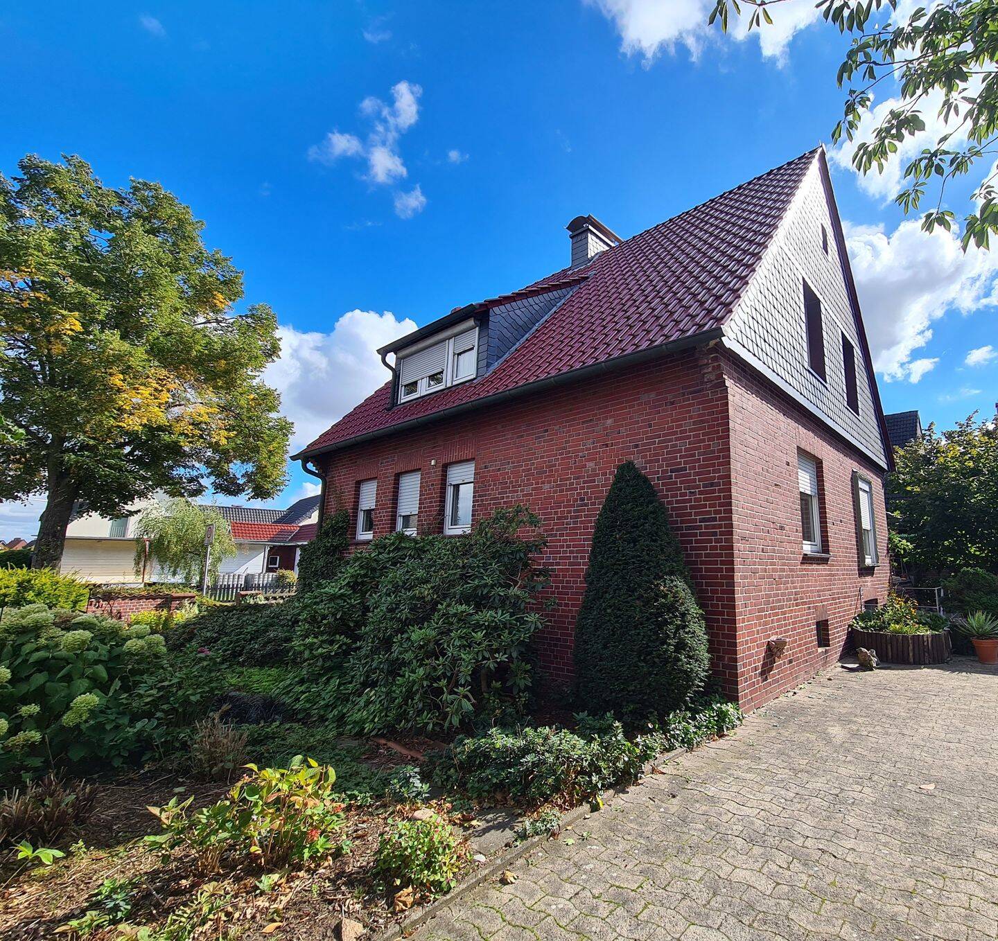 Ahlen-Vorhelm, ein freistehendes 1-2 Familienhaus mit 7 Zimmern und Vollkeller., 59227 Ahlen