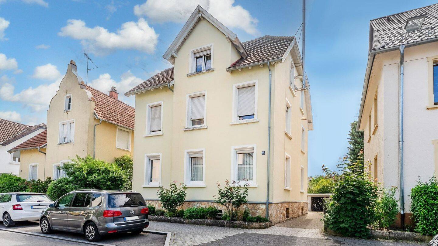 Gepflegte 3,5-Zimmer-Wohnung mit Garage in zentraler Lage von Singen, 78224 Singen (Hohentwiel)