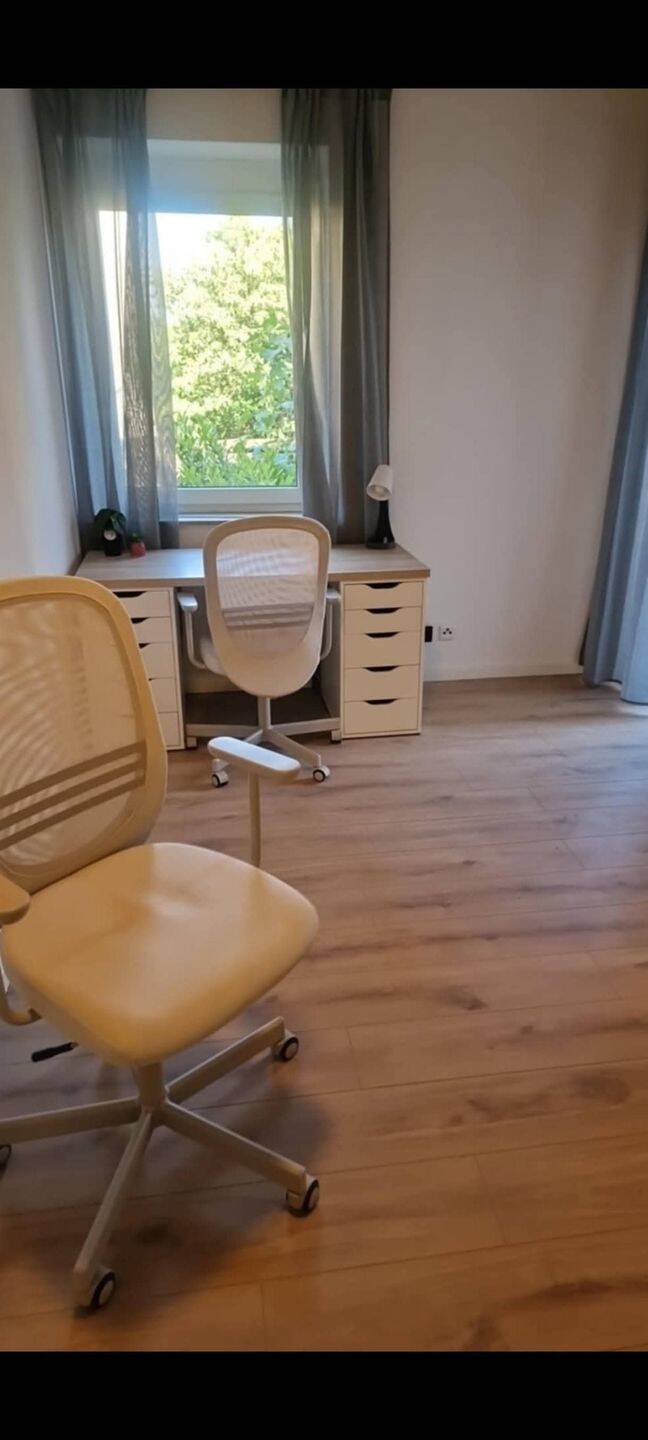 Helles möbliertes WG-Zimmer (16 m²) in luzernenweg bei Erlangen, 91080 Spardorf