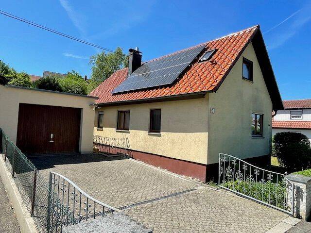 PROVISIONSFREI- Einfamilienhaus in ruhiger Lage mit idyllischem Garten & Wintergarten, 78532 Tuttlingen