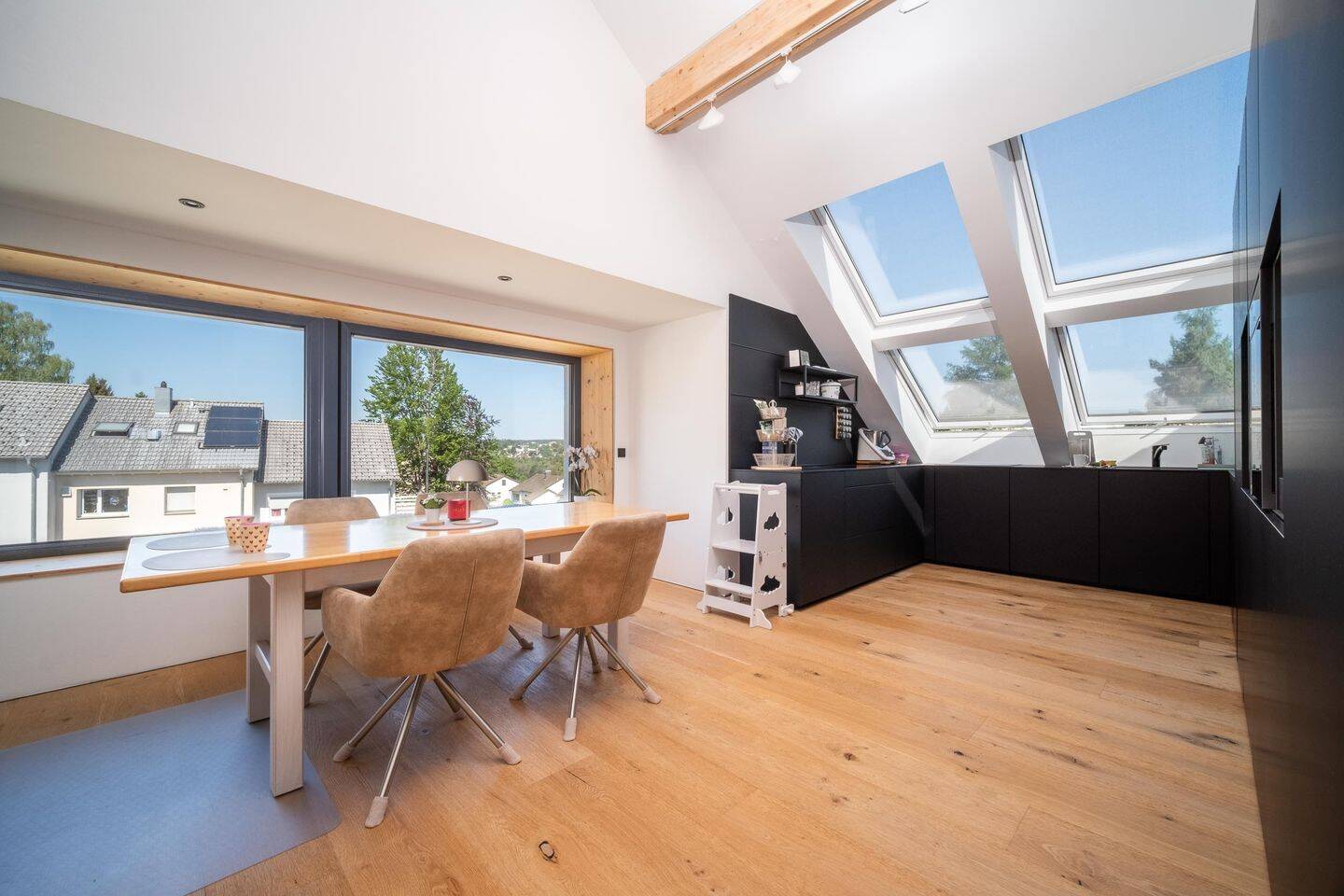Hochwertiges Wohnen mit Panoramablick, Garten & Dachloggia, 78050 Villingen-Schwenningen