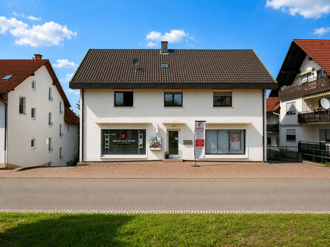 Wohn- und Geschäftshaus mit etabliertem Friseursalon, großzügigem Grundstück und Entwicklungspotenzial, 77815 Bühl